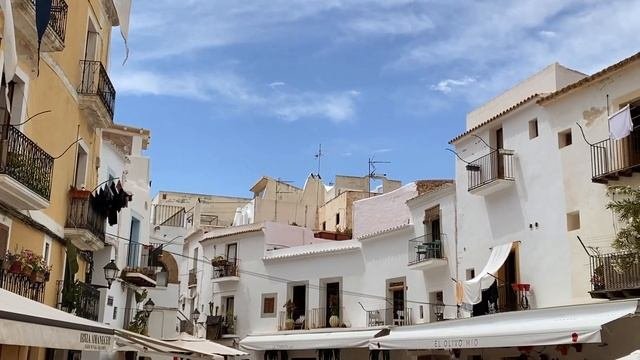 ИБИЦА ВЛОГ – ТУСОВОЧНЫЕ СТОЛИЦЫ ИБИЦЫ PLAYA  D’EN BOSSA И EIVISSA, ШОКИРУЮЩИЕ ЦЕНЫ, РУМТУР ПО ОТЕЛЮ