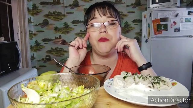 Мукбанг | Пельмени со сметаной, салат, кабачковая икра | Купила себе подарок смотреть онлайн