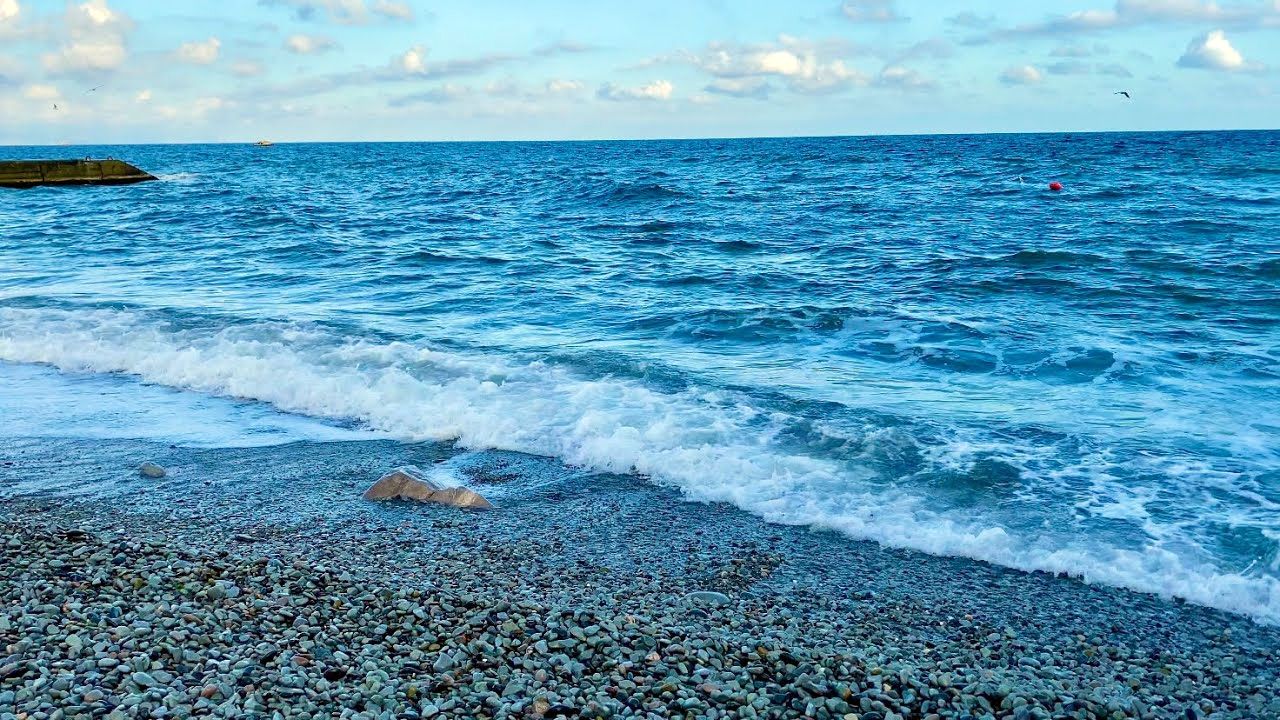 Вода в море алушта. Алушта море. Алушта море сейчас.