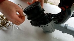 How to replace reload string on Dewalt trimmer - 20V or 60V
