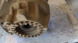 Угловая (раздатка)Volvo Хс90.2.5Т Шум неисправных подшипников.