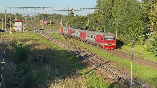 Дизель-электропоезд ДТ1-008, станция Александровская