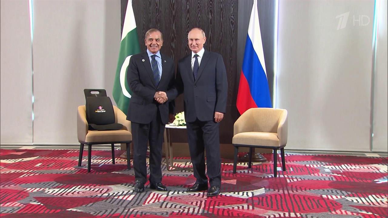 Лидеры 15 стран собрались сегодня в Узбекистане