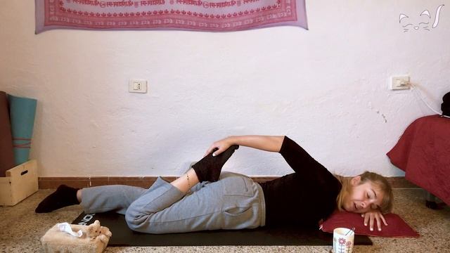 30 min de YOGA para RELAJARTE y SANAR estando enfermx ? | LIMEY