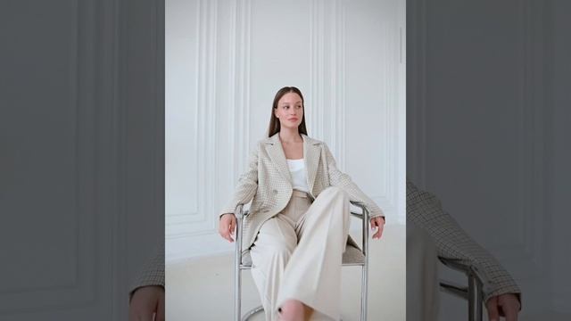 Пиджак бежевый.mp4 смотреть онлайн