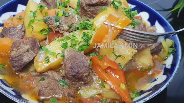 Знаменитое  блюдо из _Чайханы_. Тушёное мясо с картофелем!!!