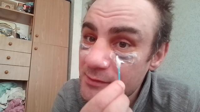 Чем лечить синяки под глазами, МАЖУ СИНЯКИ СИНЯКОМ / смотреть онлайн