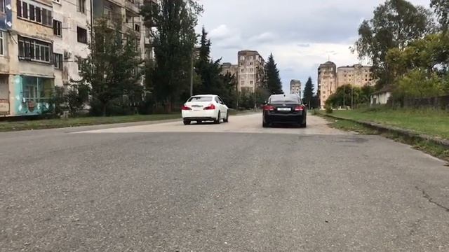 Nissan Fuga 350GT vs Lexus GS430 смотреть онлайн