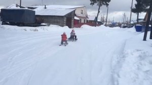 Самодельный снегоход из бензопилы для дочери Кристины