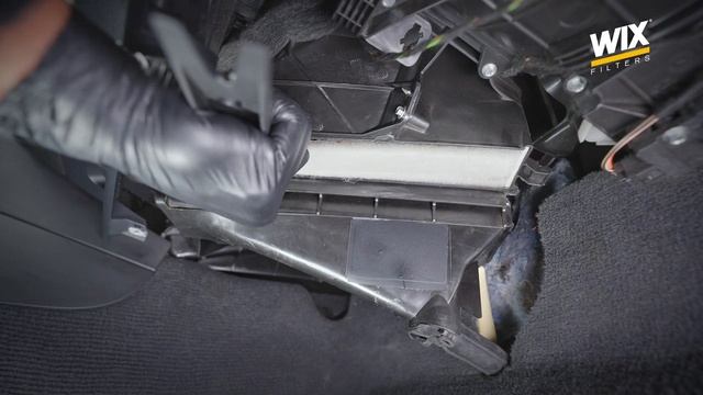 HOW TO REPLACE A WIX FILTERS CABIN FILTER I VOLKSWAGEN TOUAREG II I WP2017 смотреть онлайн