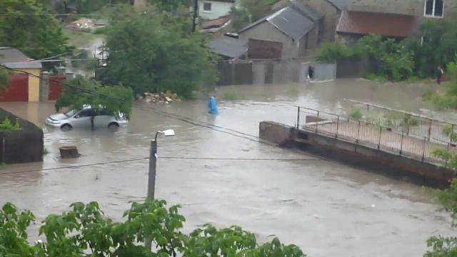 Река Салгир вышла из берегов г.Симферополь 2015 смотреть онлайн