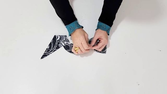 Tesettür ve Namaz İçin Kolay Tak Çıkar Başörtü Dikimi / iğne yok kalıp yok kes biç dik kullan смотреть онлайн