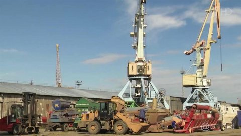 Из порта Бердянска впервые за несколько месяцев вышло торговое судно с семью тысячами тоннами зерна