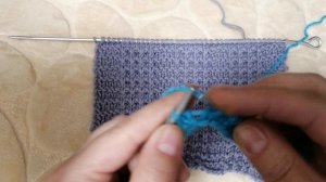 Узор спицами со снятыми петлями, вертикальные и горизонтальные дорожки.