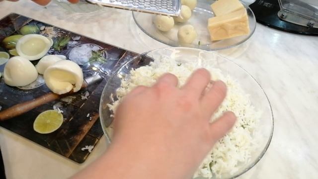 Все ищут его на столе. Потрясающе вкусный салат "КУРИЦА ПОД СНЕГОМ" Еда Без Труда смотреть онлайн
