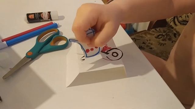 ВДекрете / #ПОКАНЕРОДИЛА - Сделали поделку. Посуда из картона смотреть онлайн