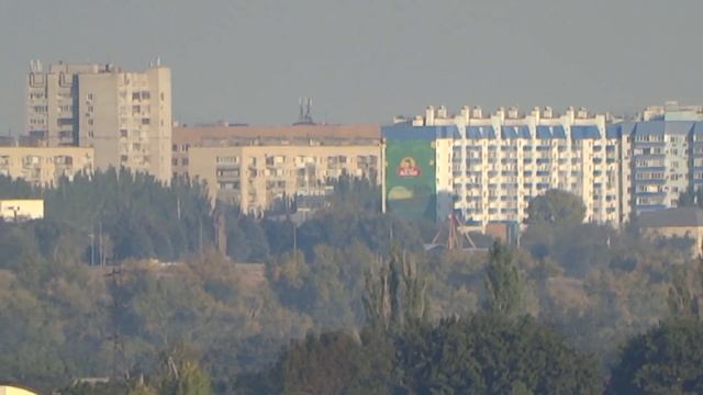 Город Волжский вид с набережной Спартановки из Волгограда 27 сентября 2023 года