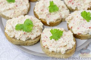 Морское настроение.
БУТЕРБРОДЫ С КРАБОВОЙ НАМАЗКОЙ