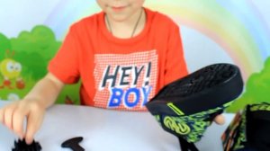 Heelys Очень Крутые Кроссовки МОЙ ПЕРВЫЙ ЗАЕЗД! Учусь кататься на роликовых кроссовках Хилис