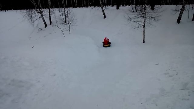 Слаломная горка для ватрушек за ТЦ Франт! смотреть онлайн