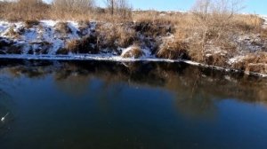 Готовлюсь к рыбалке на хищника. Ловлю живца на косынку.