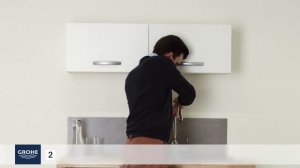 Установка смесителя для кухни GROHE с выдвижным изливом