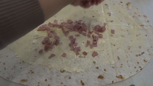 Как приготовить лаваш с начинкой в духовке или мини печи смотреть онлайн