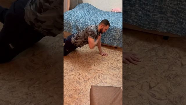 Отжимания с касанием плеча смотреть онлайн