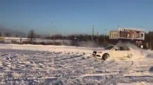 Audi Q5 snow drift
