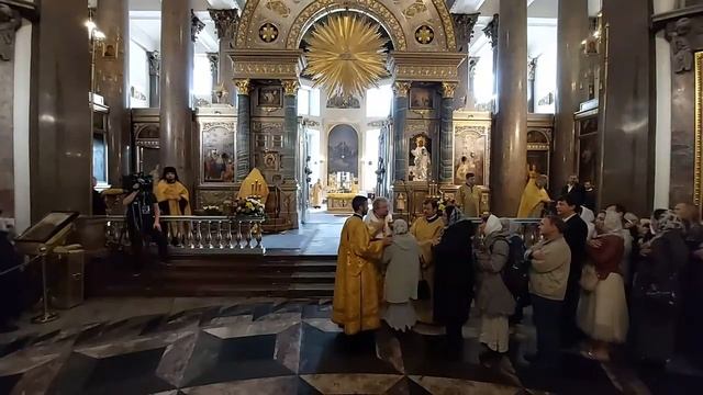 Божественная литургия в день перенесения мощей благоверного великого князя Александра Невского смотреть онлайн