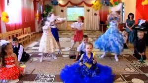 Танец "МИР-Детям!!!" на выпускном.