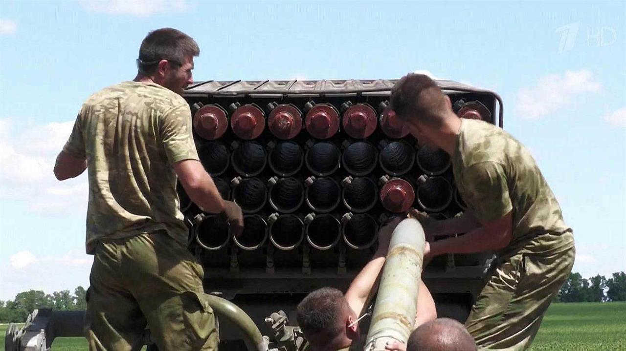 Союзные войска выбивают националистов из Угледара