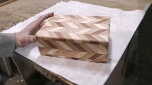 Эксклюзивная женская сумочка из разных пород дерева