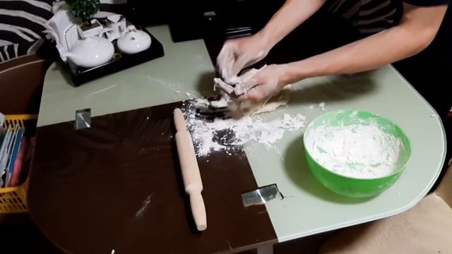 ДЕЛАЕМ СЛАДКИ ПЕЛЬМЕНИ ИЗ РАЗНОГО ШОКОЛАДА! ( Kinder,M&M,Milky) смотреть онлайн