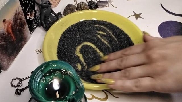 ?? ЧТО ЖДЁТ С ЗАГАДАННЫМ МУЖЧИНОЙ‼️ ГАДАНИЕ ПО ЧЁРНОЙ СОЛИ ??  #гаданиепосоли #елемеятаросудьбы