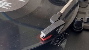 Виниловый проигрыватель Alive Audio Vintage! Винтажный звук в современном корпусе! Анбоксинг