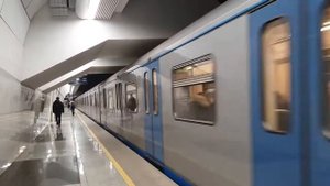 ФУТАЖ 1 Поезд метро уезжает в тоннель FUTAGE 1 Metro train leaves for tunnel