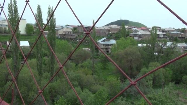 В Ахалкалаки женщина сбросилась с моста.Ախալքալաքում կամրջից ցած է նետվել 1966 թվականին ծնված մի կի смотреть онлайн