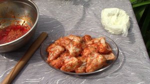 Крылышки барбекю в духовом шкафу. Бонус салат