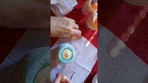 Бомбочки-чаши с пралине. Наполнение бомбочек пралине и украшение бомбочек мини-мыльцами.