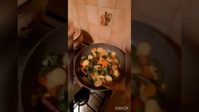 Замороженные овощи на сковороде.Проще не бывает ?   #замороженныеовощи
