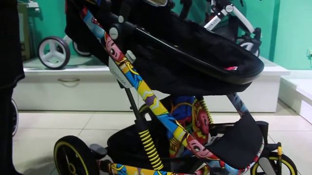 КОЛЯСКА ТРАНСФОРМЕР UHABABY LIMITED GRAFFITI смотреть онлайн