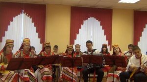 Холминов "Песня" исполняет ансамбль "Тяштенят"