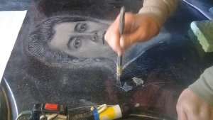 Ручная работа гравёра по камню