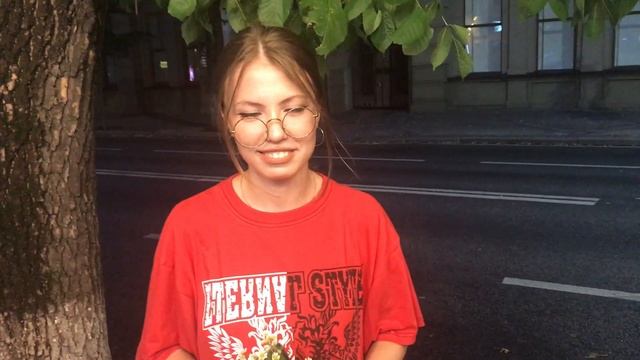 Во сколько лет у тебя был первый раз? (Социальный опрос девушек #4) смотреть онлайн