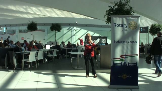 Pianos around Europe Part 4 - Budapest Airport Maan Hamadeh смотреть онлайн