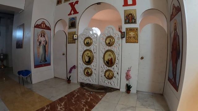 Дорогие братья и сестры! Божественная служба в храме Святой Троицы смотреть онлайн