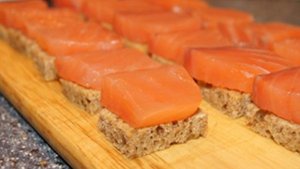 Канапе с перепелиными яйцами