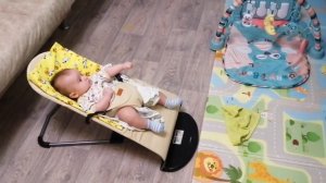 Шезлонг Luxmom малыш 3 мес.