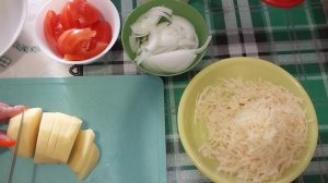 Очень вкусная запеканка из картофеля и мясного фарша, с помидорами и сыром получилась?#кулинария#